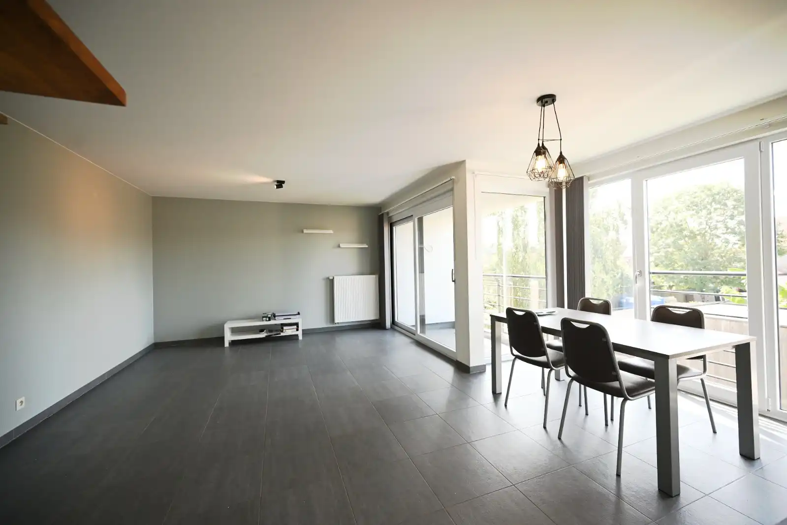 Appartement met 2 slaapkamers op het 1ste verdiep! foto {{pictureIndex}}