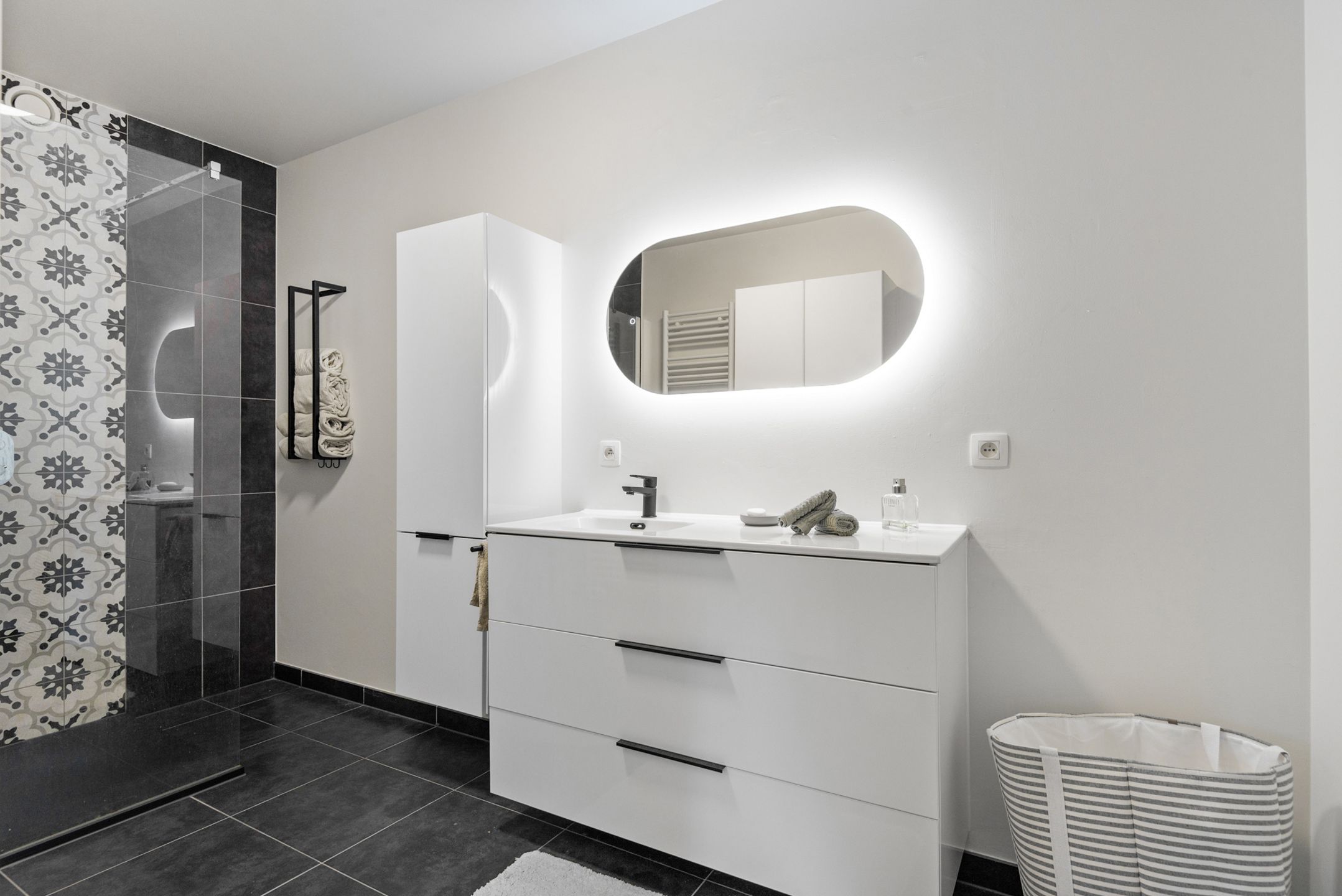 Prachtig afgewerkt, recent gelijkvloers appartement met tuin foto 11