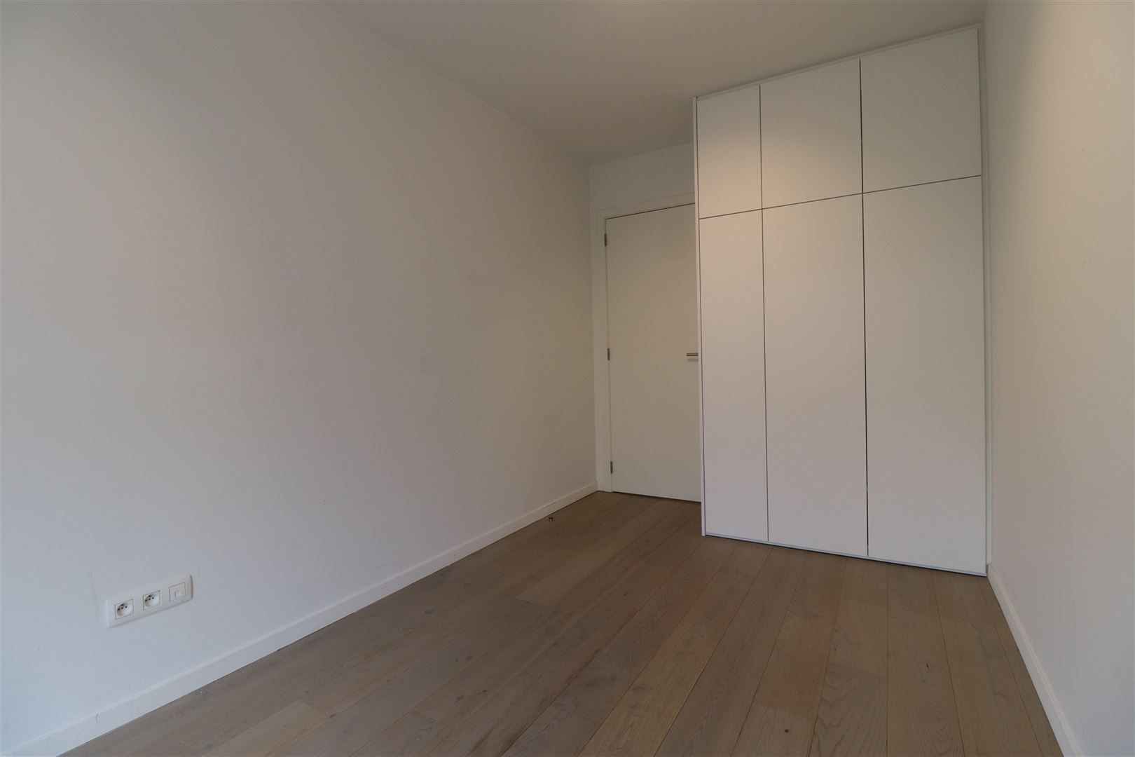 Modern appartement met terras en parking  foto 15