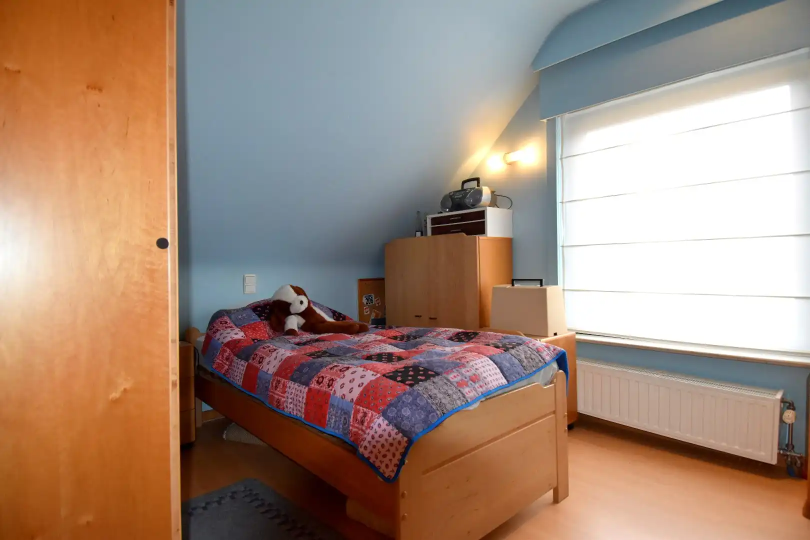 Alleenstaande woning met 4 slaapkamers en zonnige tuin te koop in residentiële buurt te Wevelgem foto 16