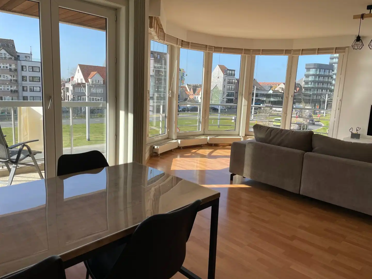 Verzorgd hoekappartement met 2 slaapkamers foto 6