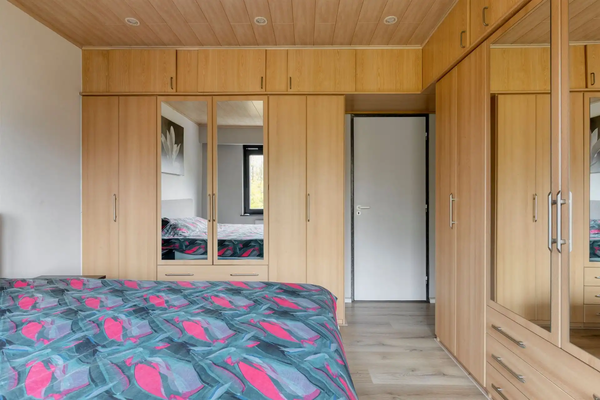 Instapklaar appartement van 78 m² met twee slpk's te Ekeren! foto 9