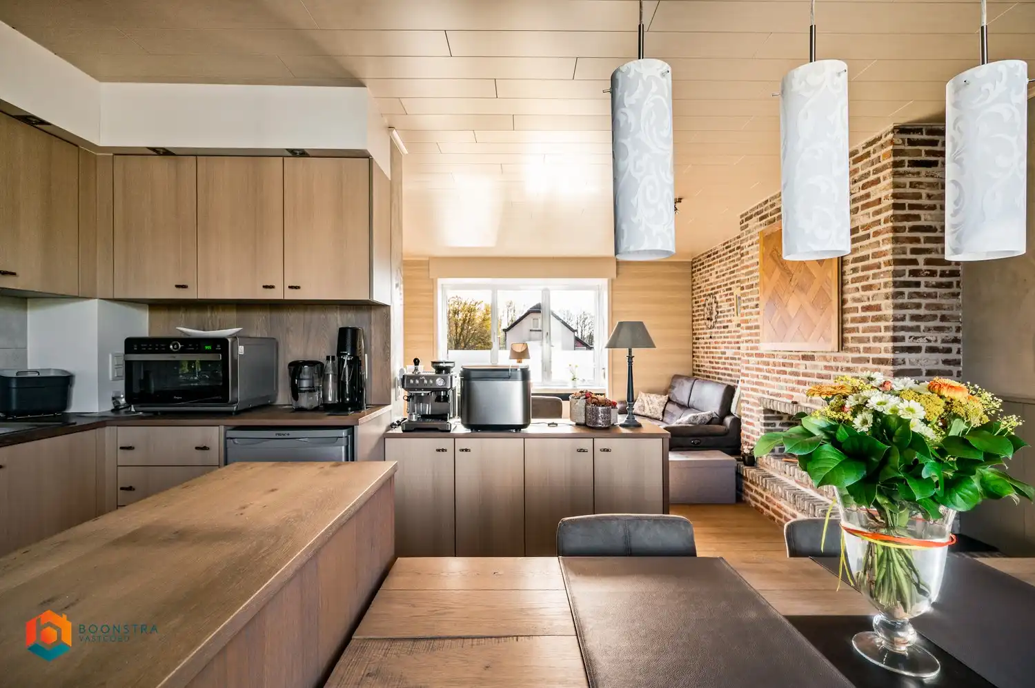 Woning met 2 slpkrs en bijgebouw met veel potentieel foto 3