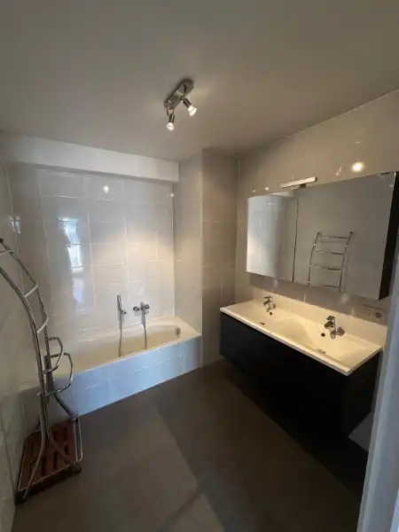 Lichtrijk appartement met 2 slaapkamers en 2 badkamers in Geel foto 6