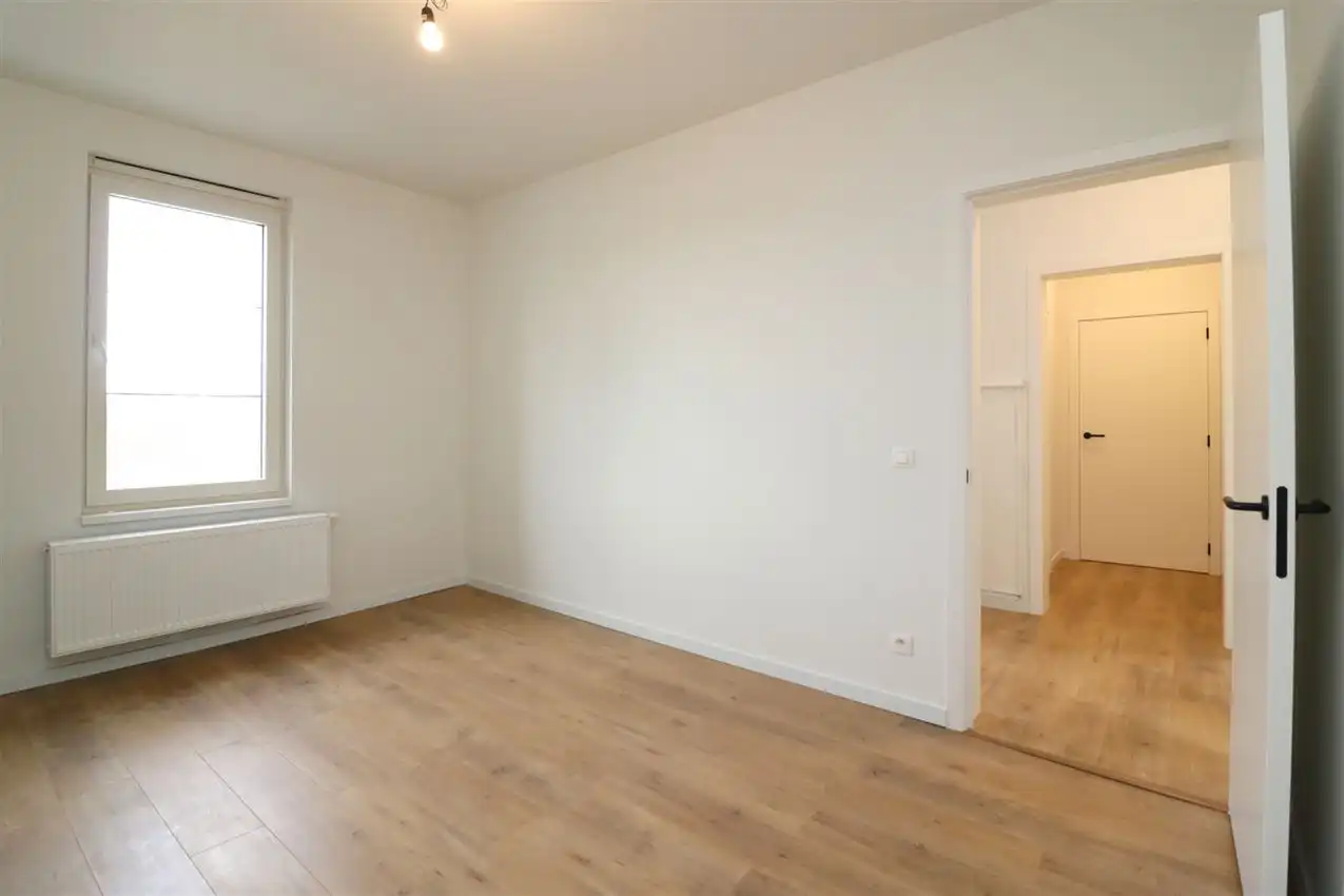 Gerenoveerde woning met 4 slpk, tuin, garage foto 28