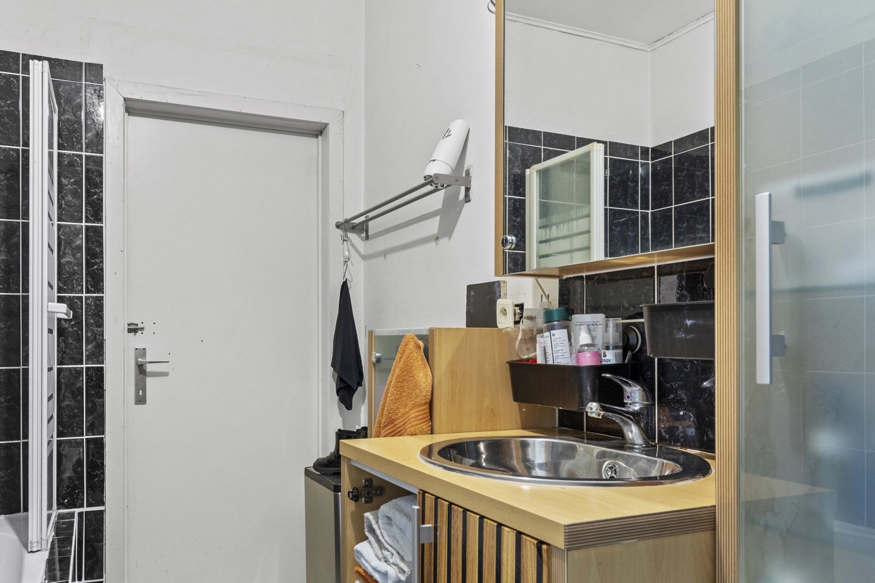 Ruime woning met 5 slaapkamers en veel potentieel in hartje Nieuwpoort foto 9