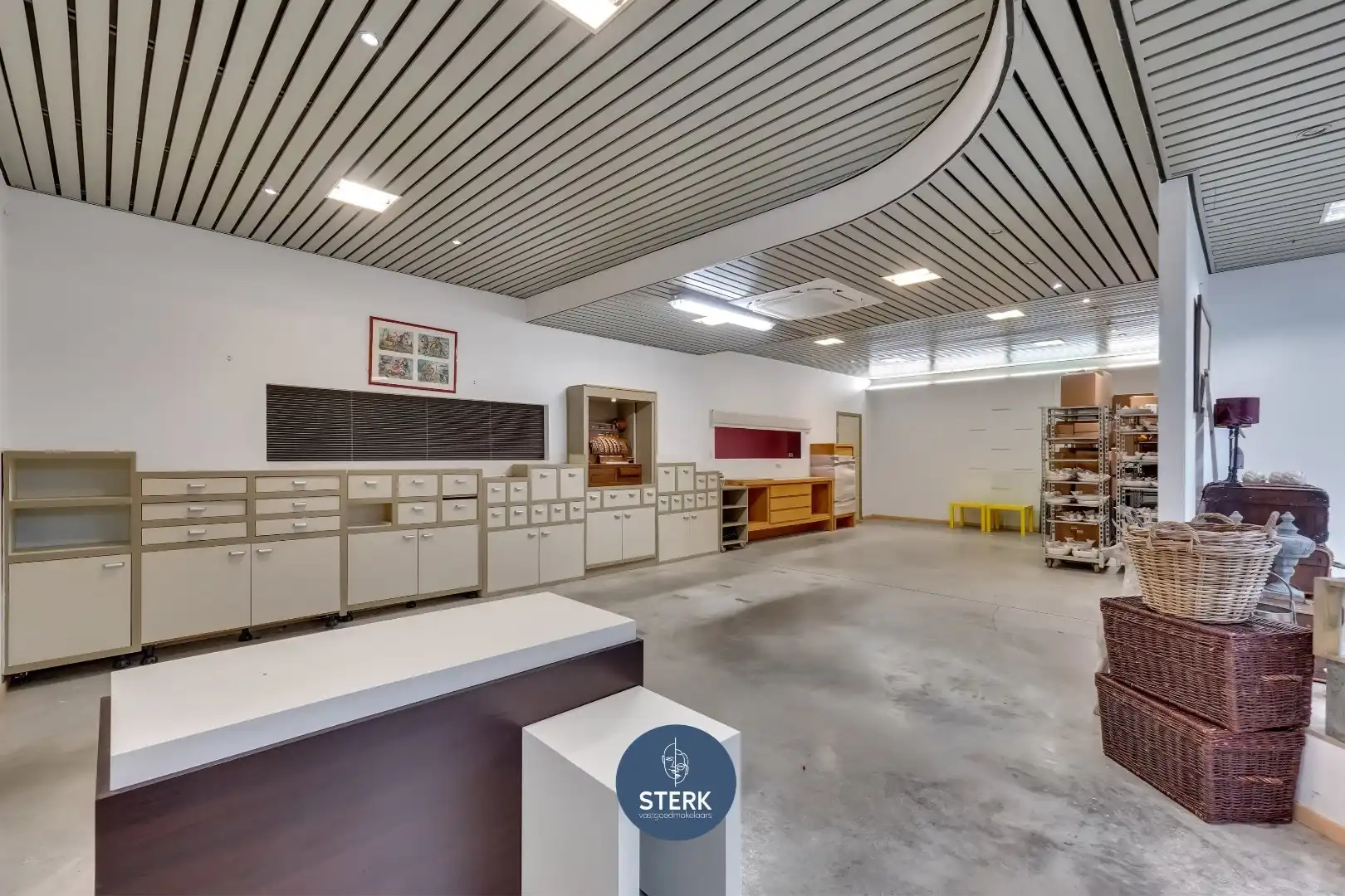 COMMERCIEEL PAND VAN 175 M² IN PASSAGE BEGAS, GELEGEN IN HARTJE LANAKEN ! foto 2
