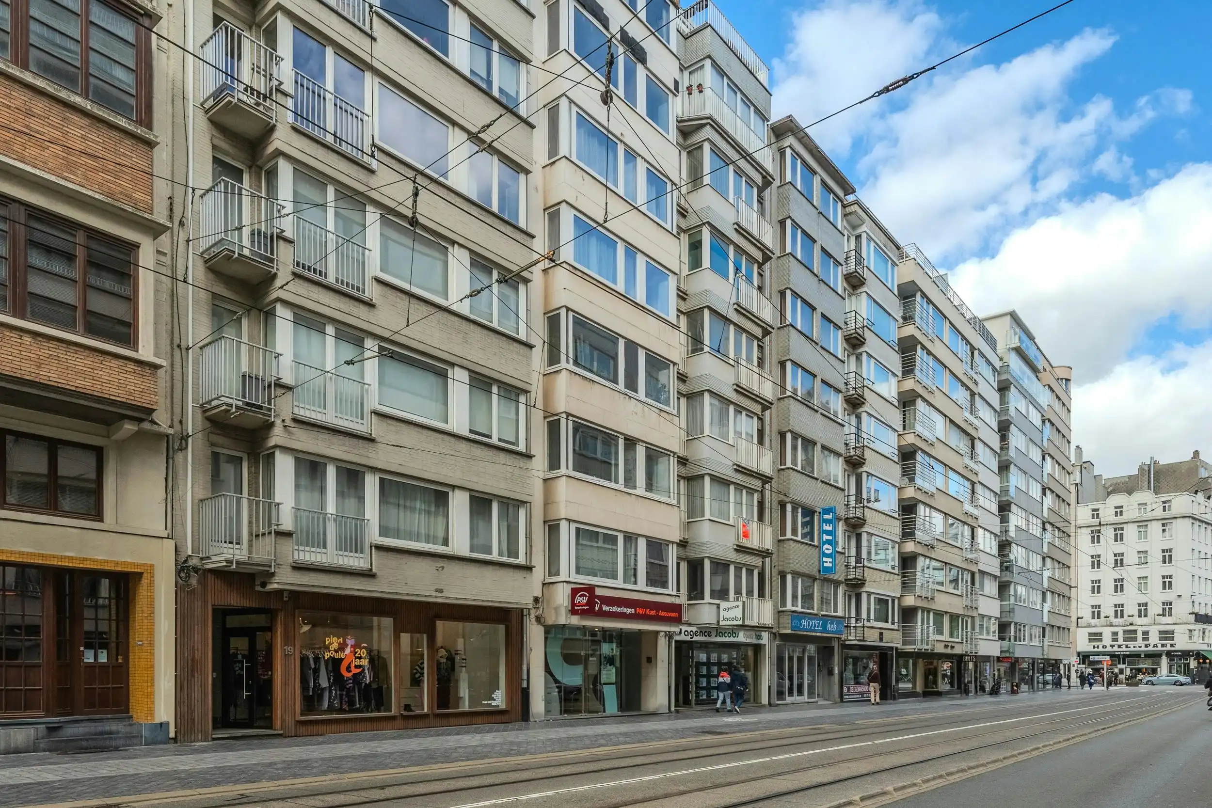 Ruim één-slaapkamerappartement te centrum Oostende foto 15