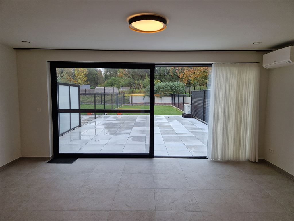 luxueus afgewerkt nieuwbouwappartement met tuin foto 11