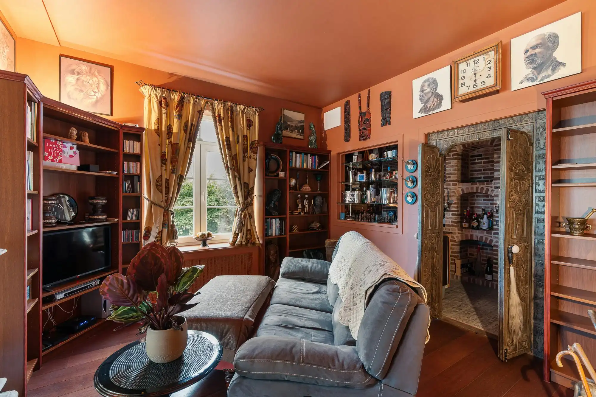 Exclusieve villa met polyvalente ruimte te koop in Kobbegem foto 3