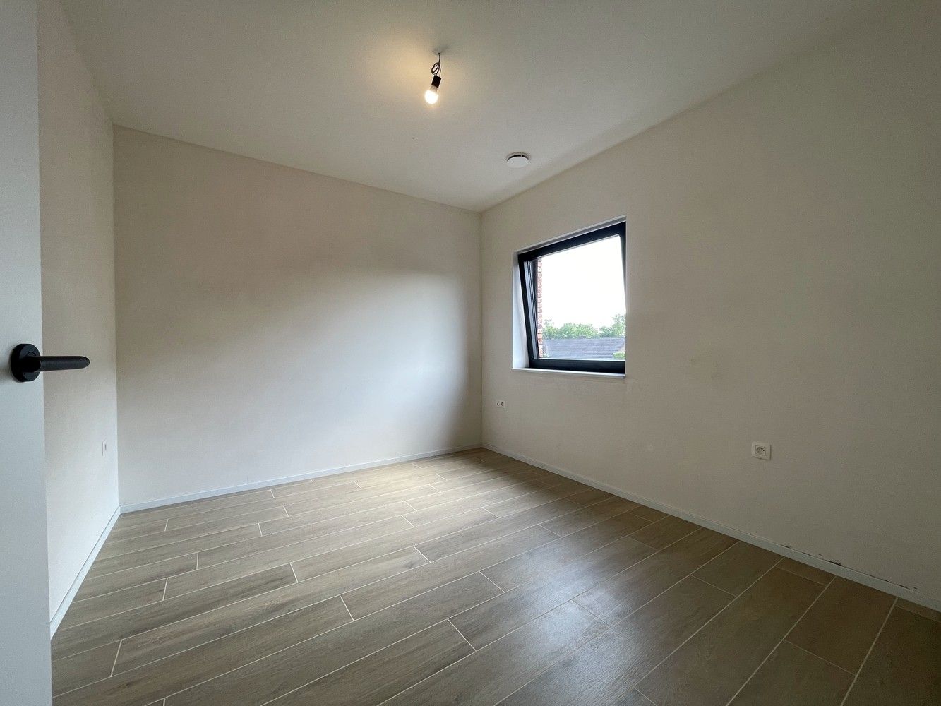 Afgewerkte nieuwbouwwoning met 3 slaapkamers foto 18