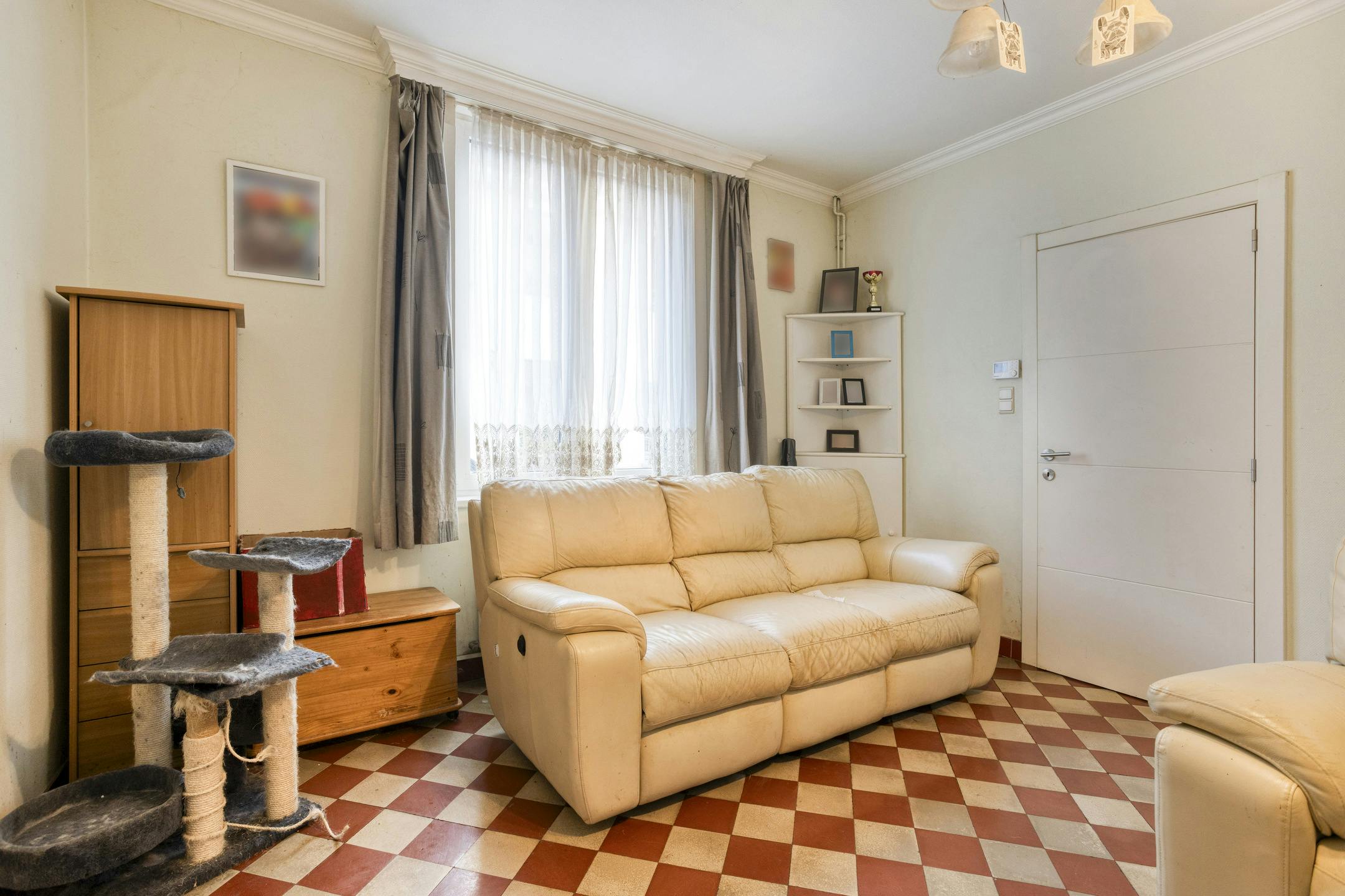 Huis met 4 slaapkamers en stadskoer in centrum Brugge  foto 4