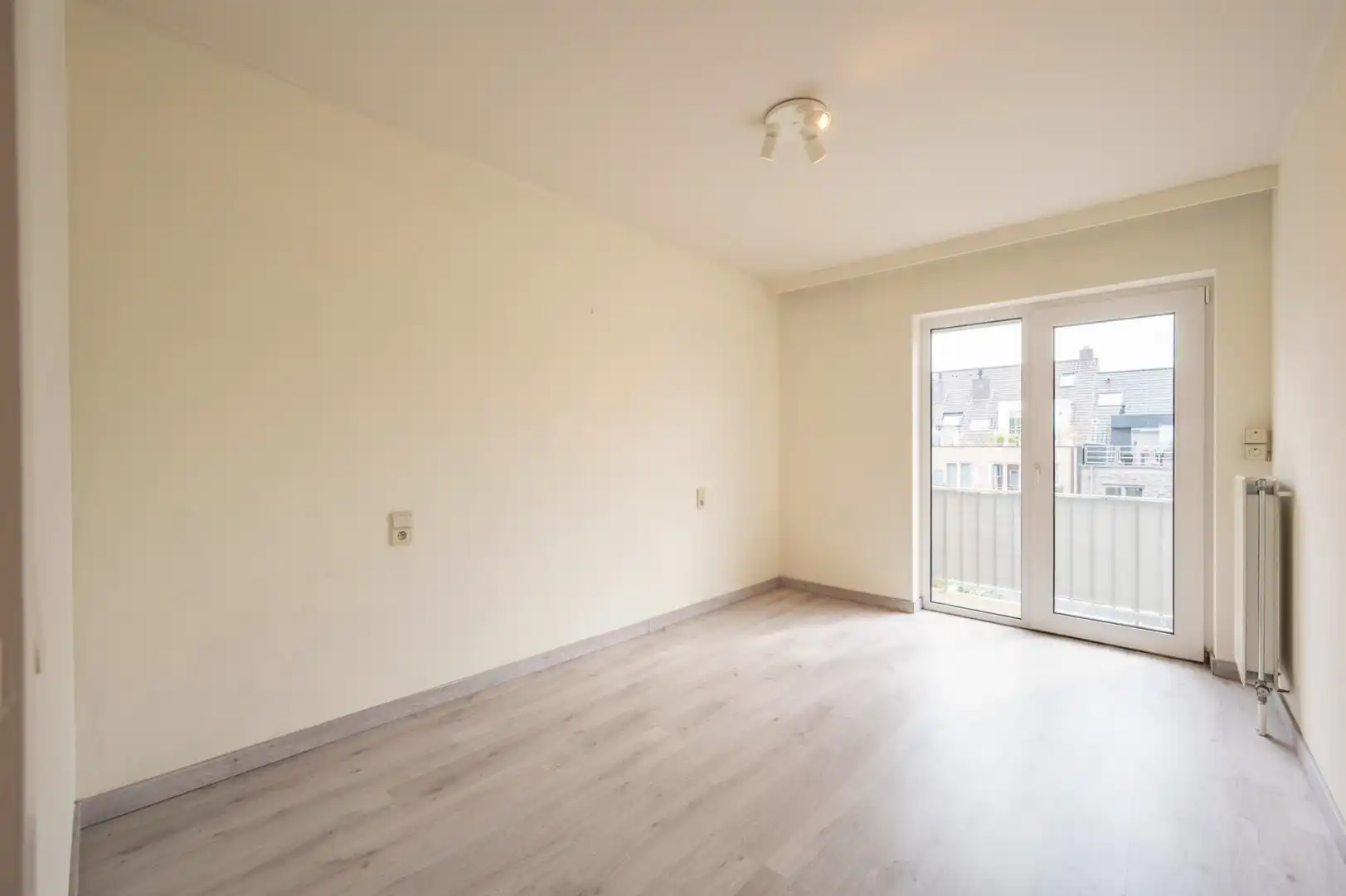 Ruim appartement met 2 volwaardige slaapkamers en west-orientatie op Lippenslaan foto 11