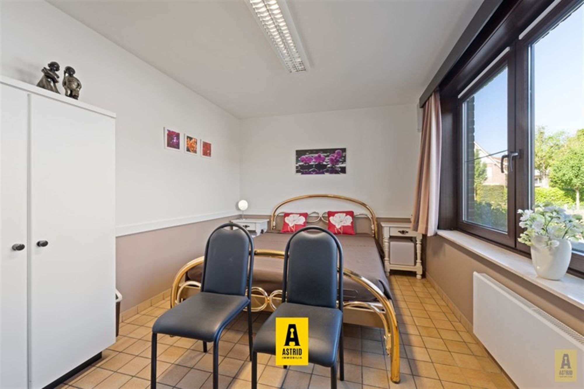 Karaktervolle voormalige dokterswoning met zee aan ruimte en mogelijkheden! foto 18