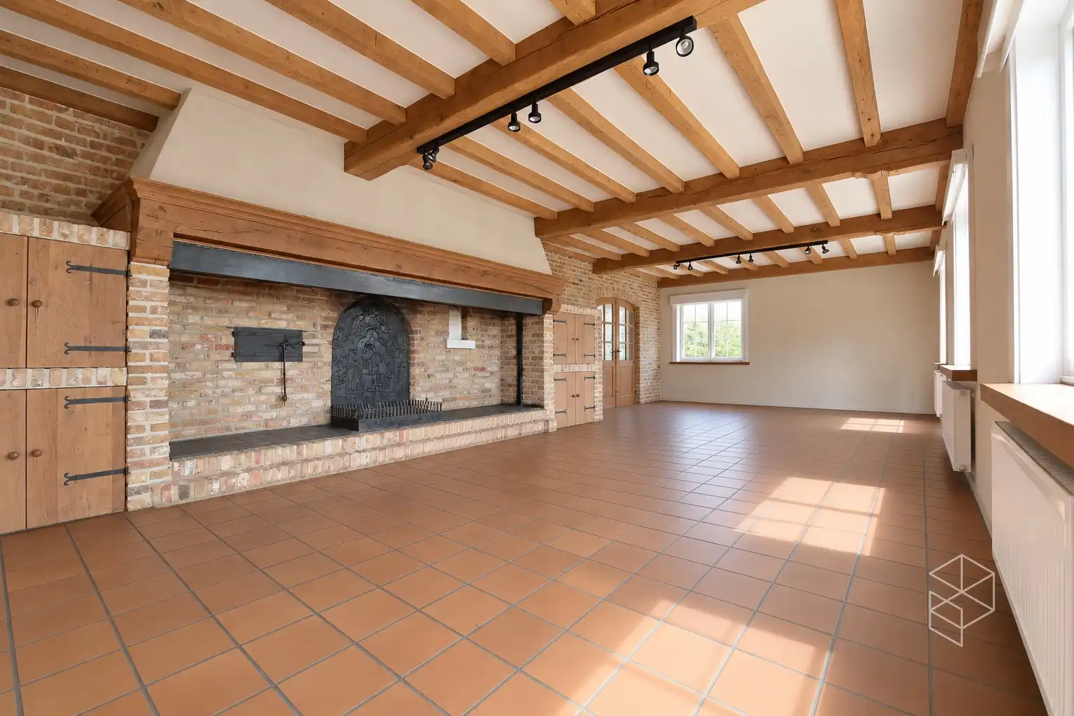 Klassevolle villa met bijgebouw op unieke ligging aan het kanaal Gent-Brugge foto 6