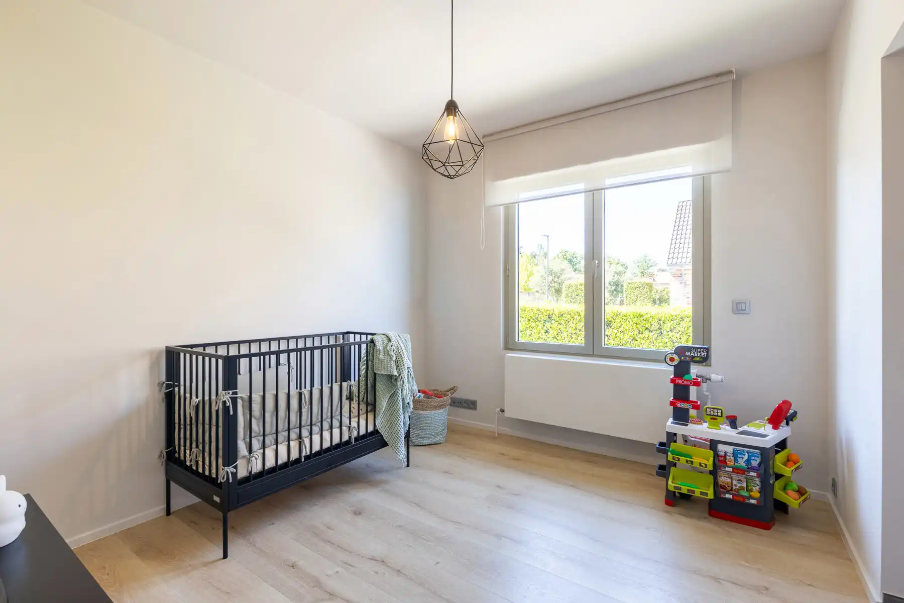 Ruime laagbouwvilla in residentiële villawijk foto 22