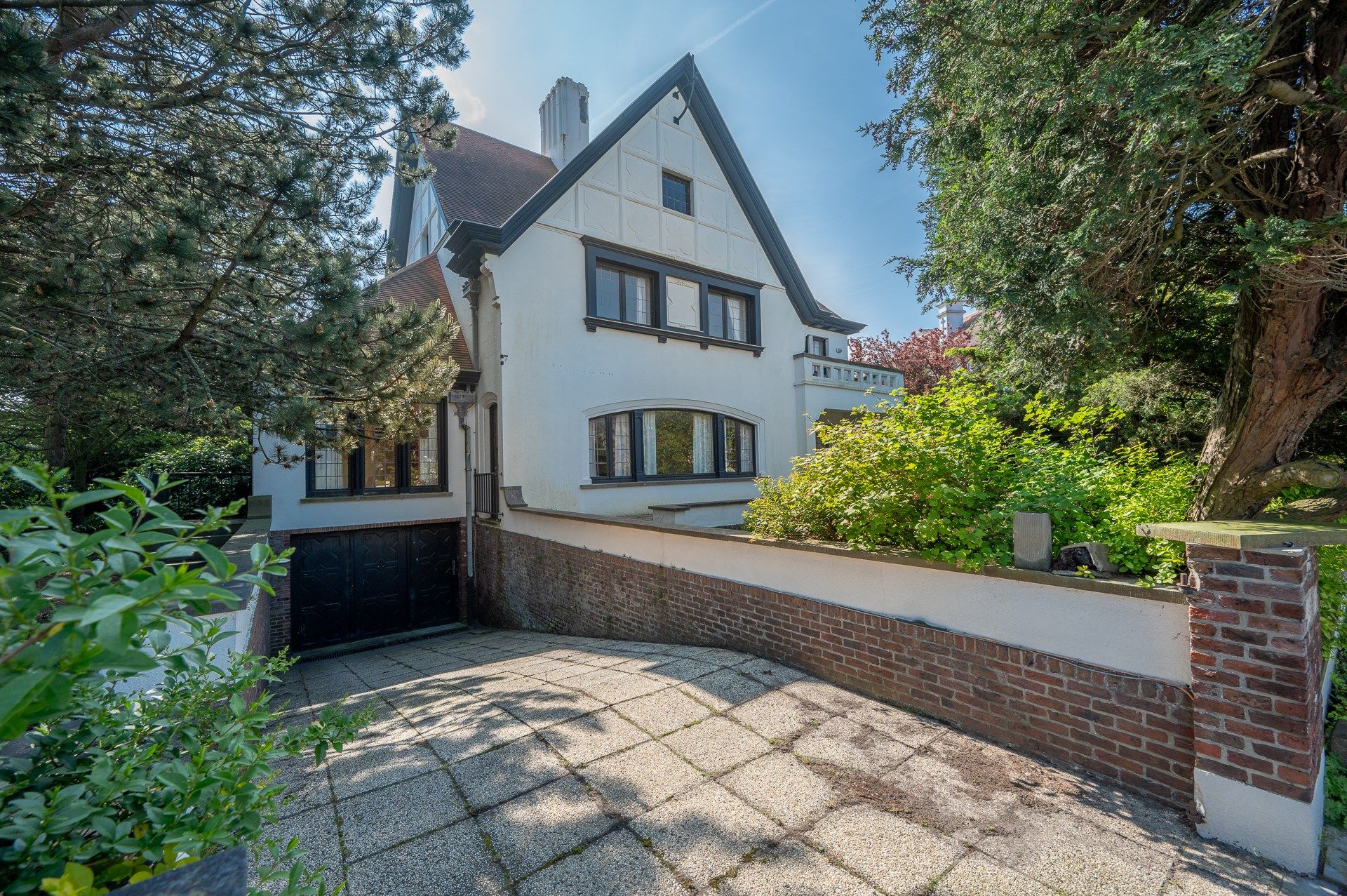 Te renoveren of af te breken villa gelegen op de Elizabetlaan te Knokke op enkele meters van het strand en de winkelstraten.  foto 8