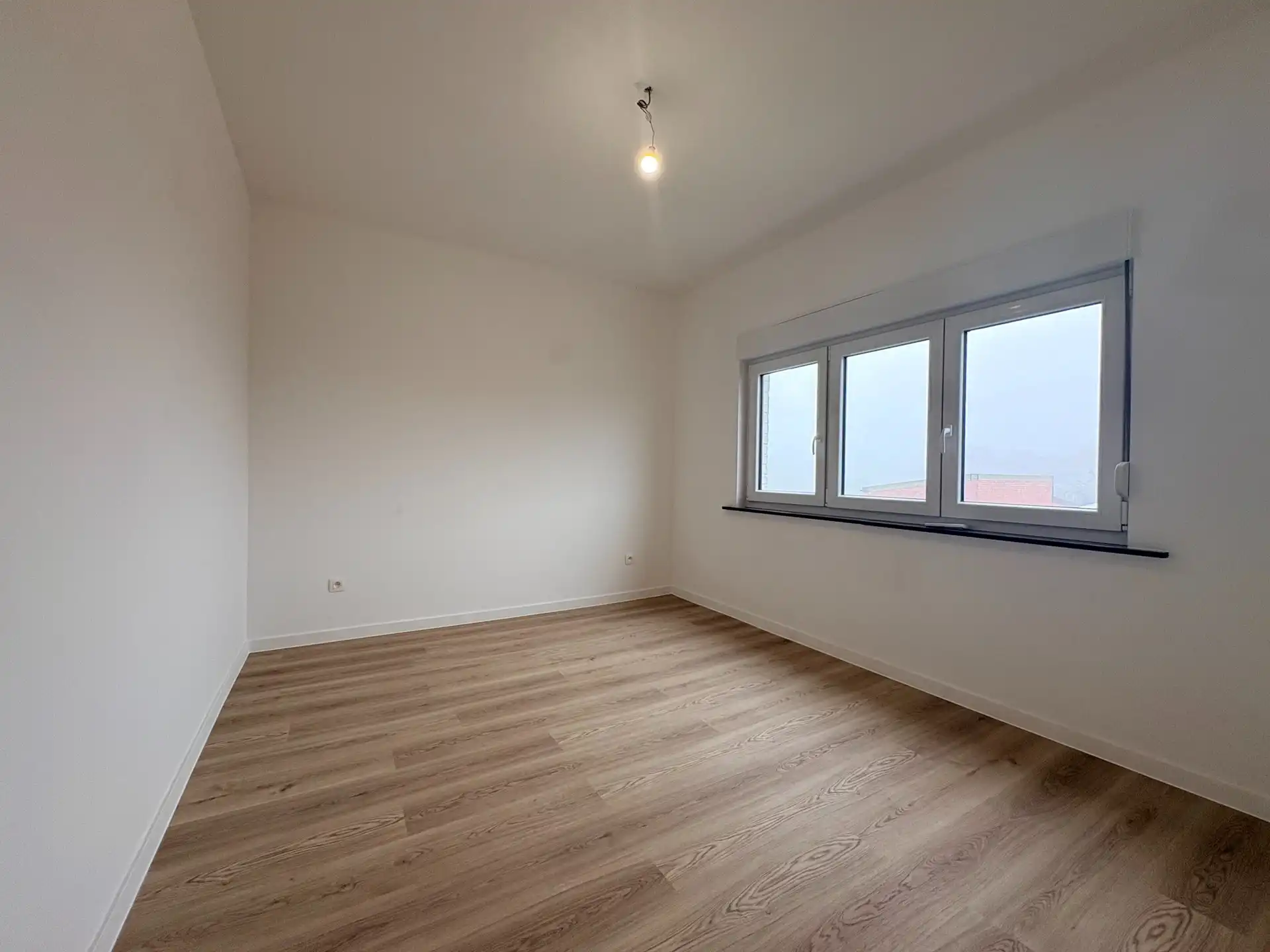 Gerenoveerde, ruime woning met 3 slaapkamers in Ledegem foto 10