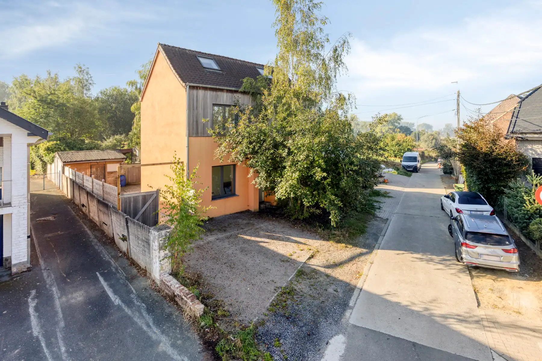 Energetisch gerenoveerde woning met tuin uitgevend op Liedekerkebos foto 3