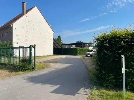 Centraal en rustig gelegen praktijk-/kantoorruimte foto 2
