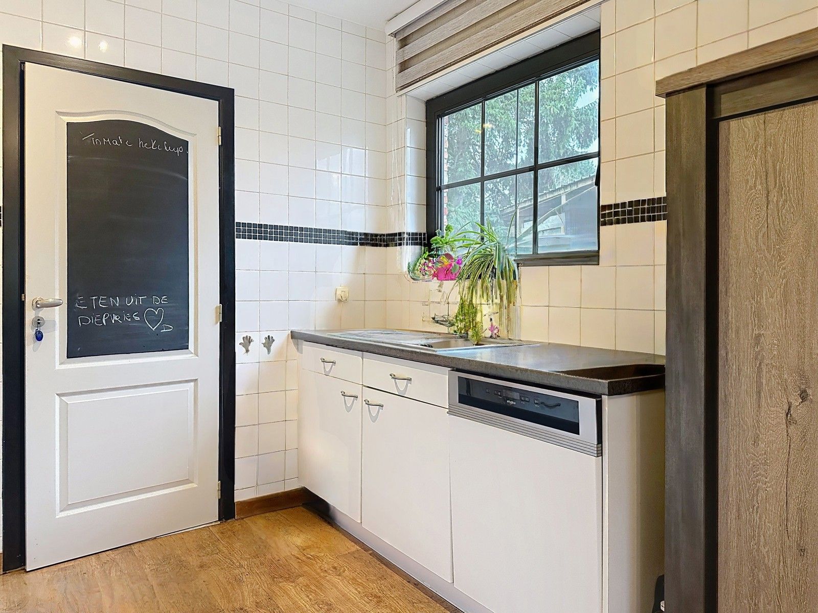 Appartement met tuin en garage – kleine blok zonder syndicus foto 4