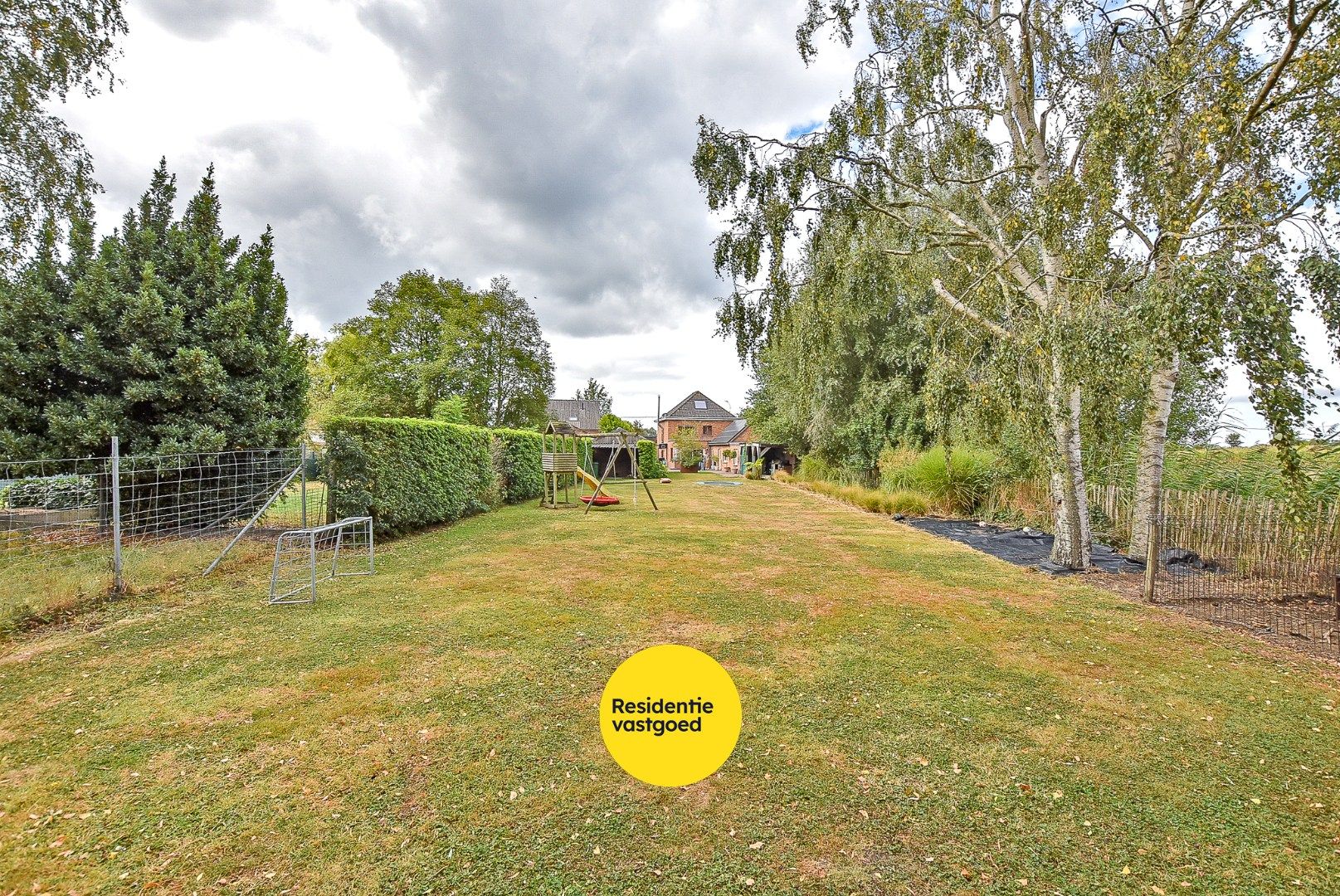 Instapklare alleenstaande woning met 4/5 slaapkamer op 2.084m² te Diksmuide! foto 25