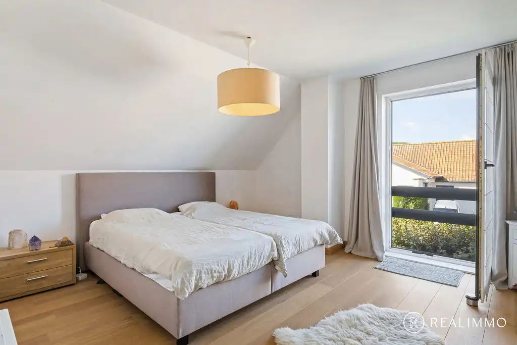 Tijdloze duurzame villa op 1.892m² met zwembad! foto 14