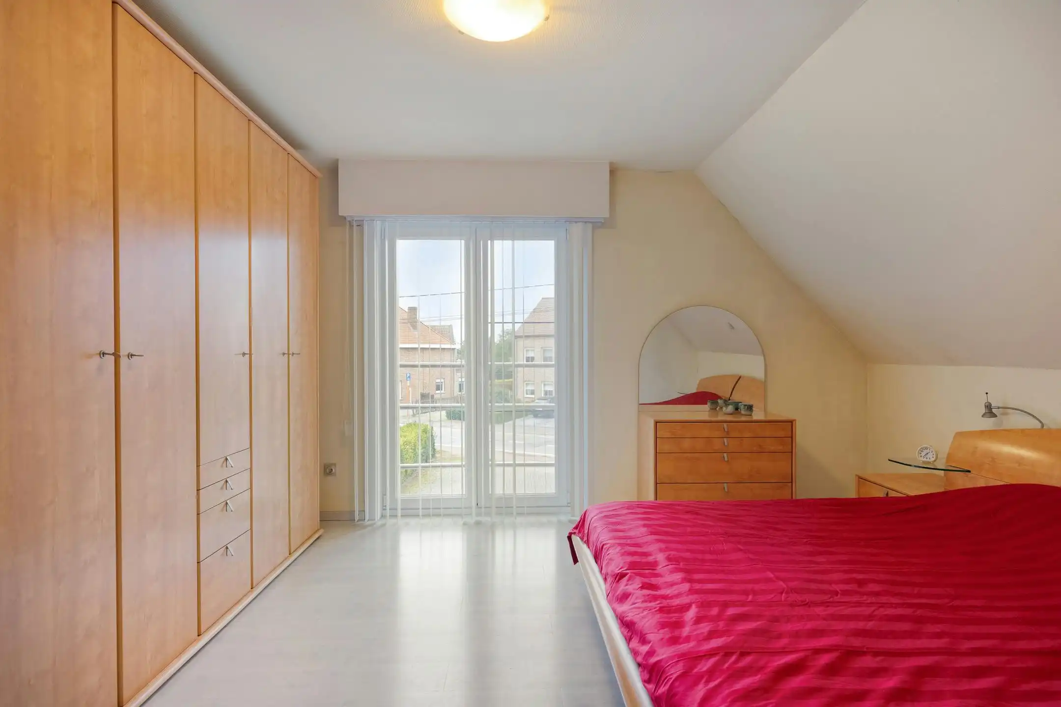 Unieke handelswoning met magazijn in Zomergem foto 12