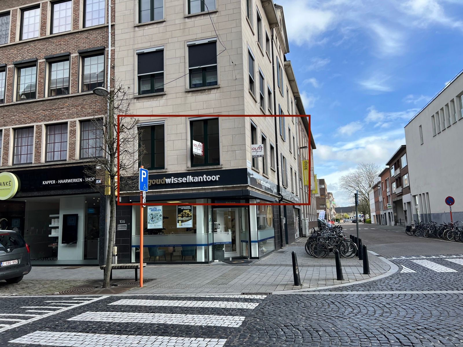 Authentiek app in het centrum met 2 slpk en terras foto {{pictureIndex}}