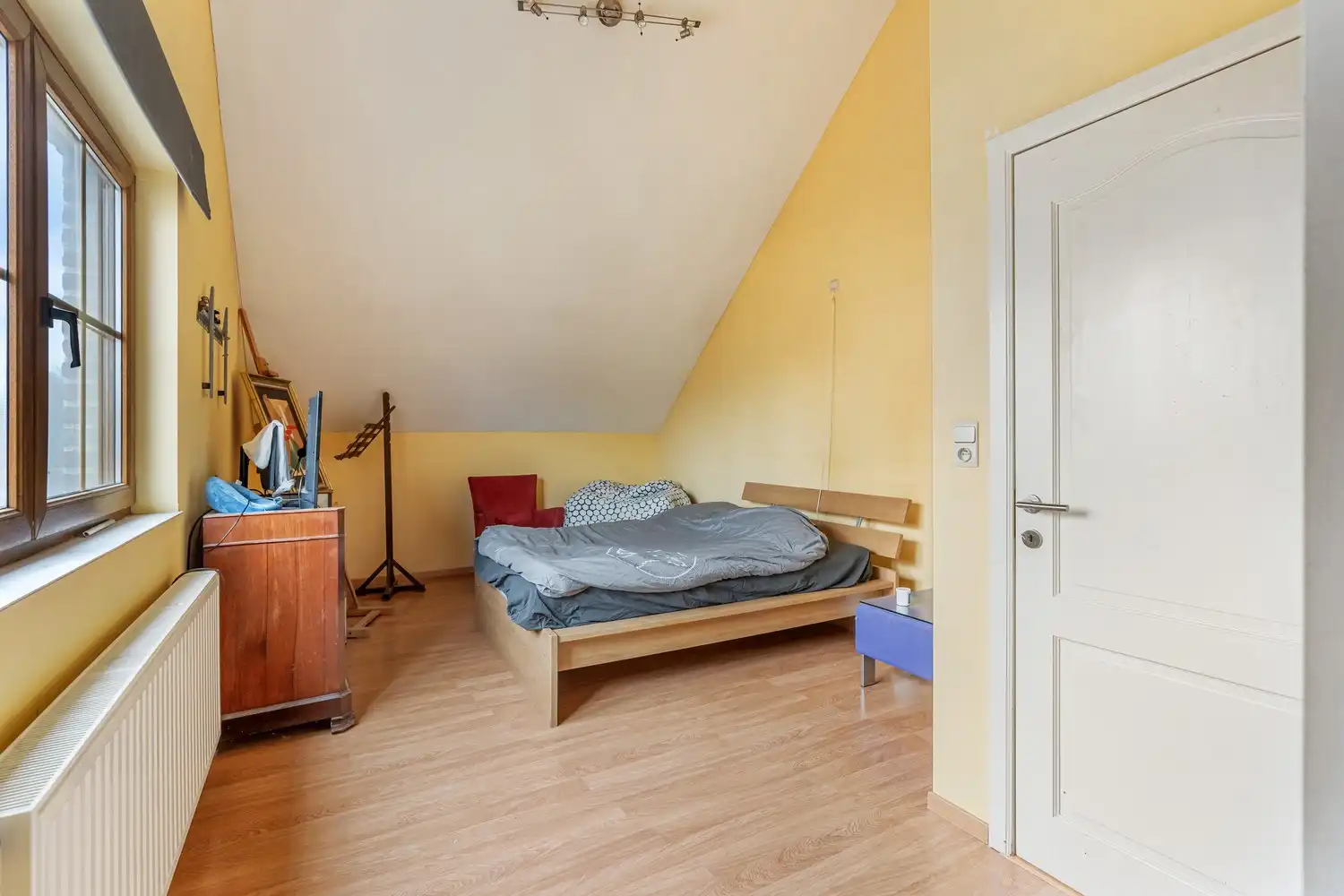 Eengezinswoning met 4 slaapkamers, dubbele garage en zuidoost gerichte tuin in Halmaal foto 8