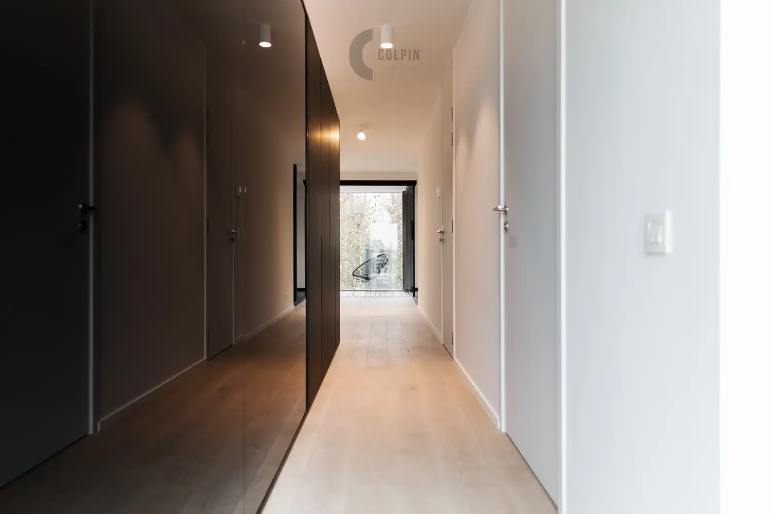 Recent appartement met ruime terrassen en open zicht foto 9