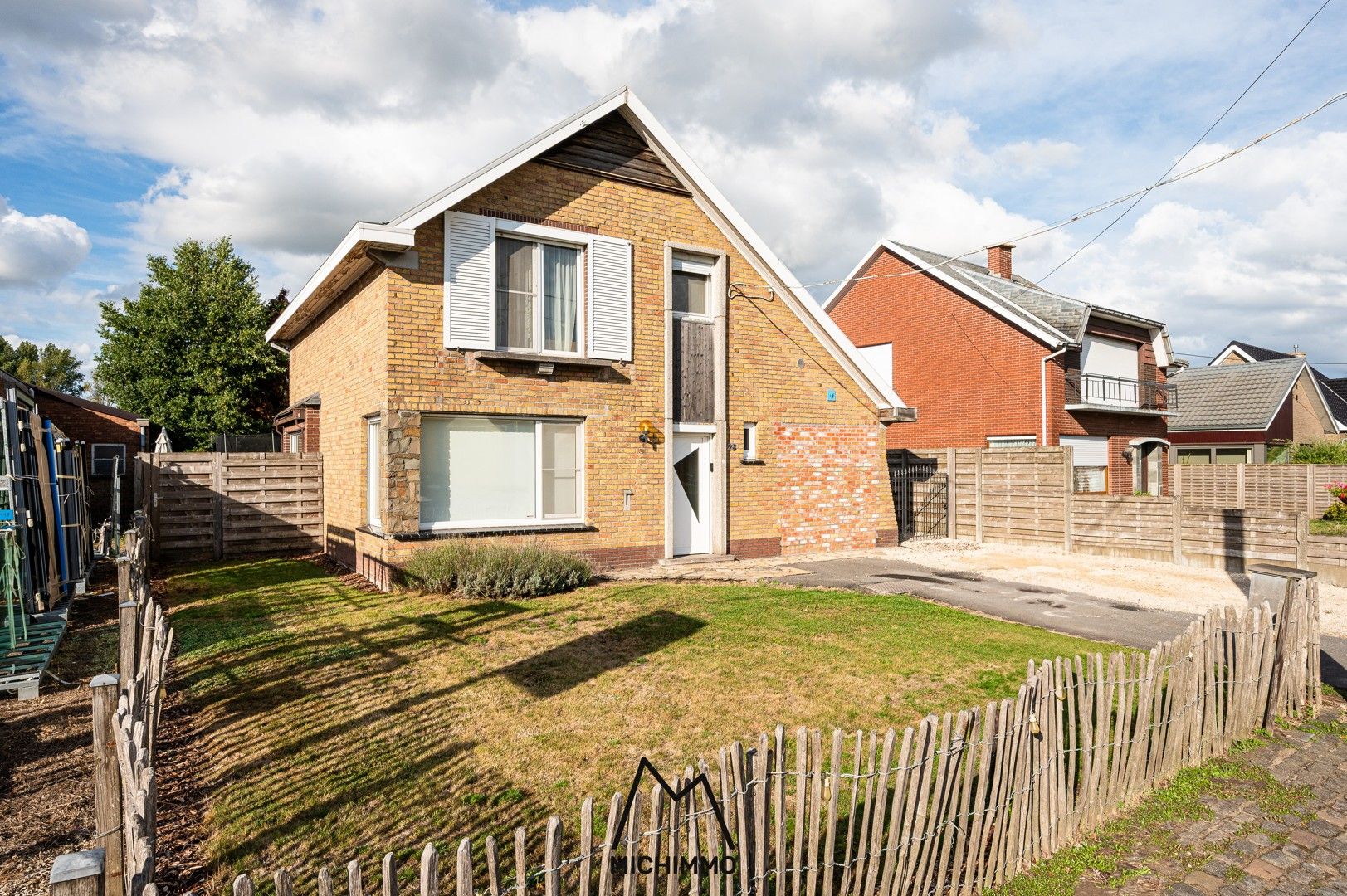 Open bebouwing met drie slaapkamers, grote tuin en EPC C (240 kWh) foto 9