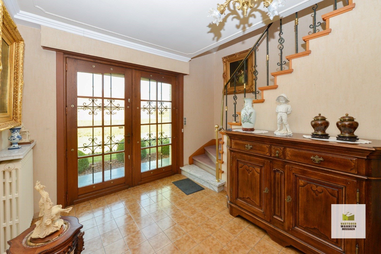 Verzorgde villa met 4slpk, zuidgerichte tuin en garage op 1.360m2 aan de rand van de Lakebossen foto 14