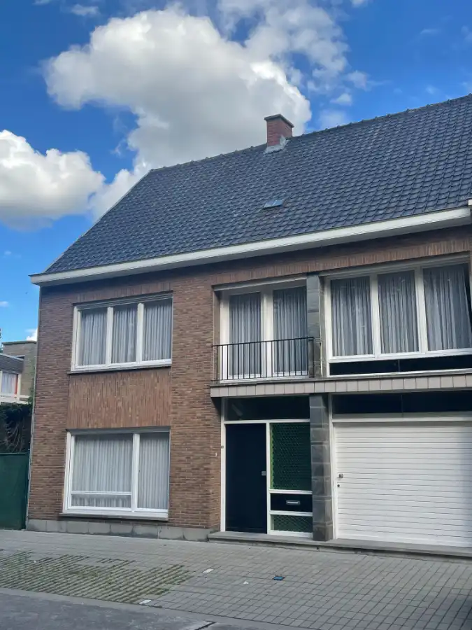 4-slpk EENGEZINSWONING + tuin foto 8