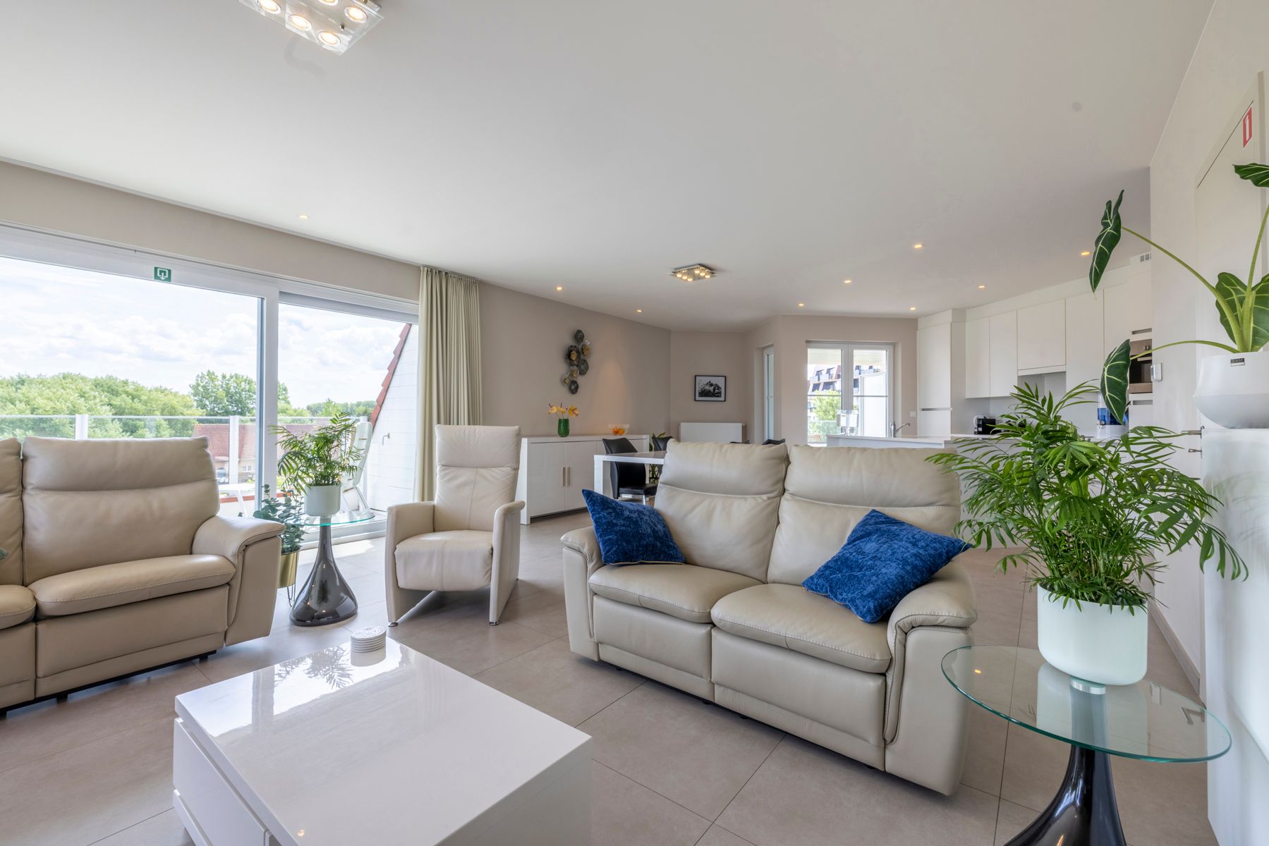Recente penthouse met 2 slaapkamers en grote terrassen foto 10