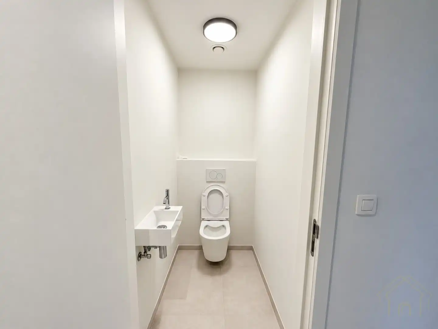 Instapklaar appartement met groot terras, verzicht, staanplaats en garage foto 6