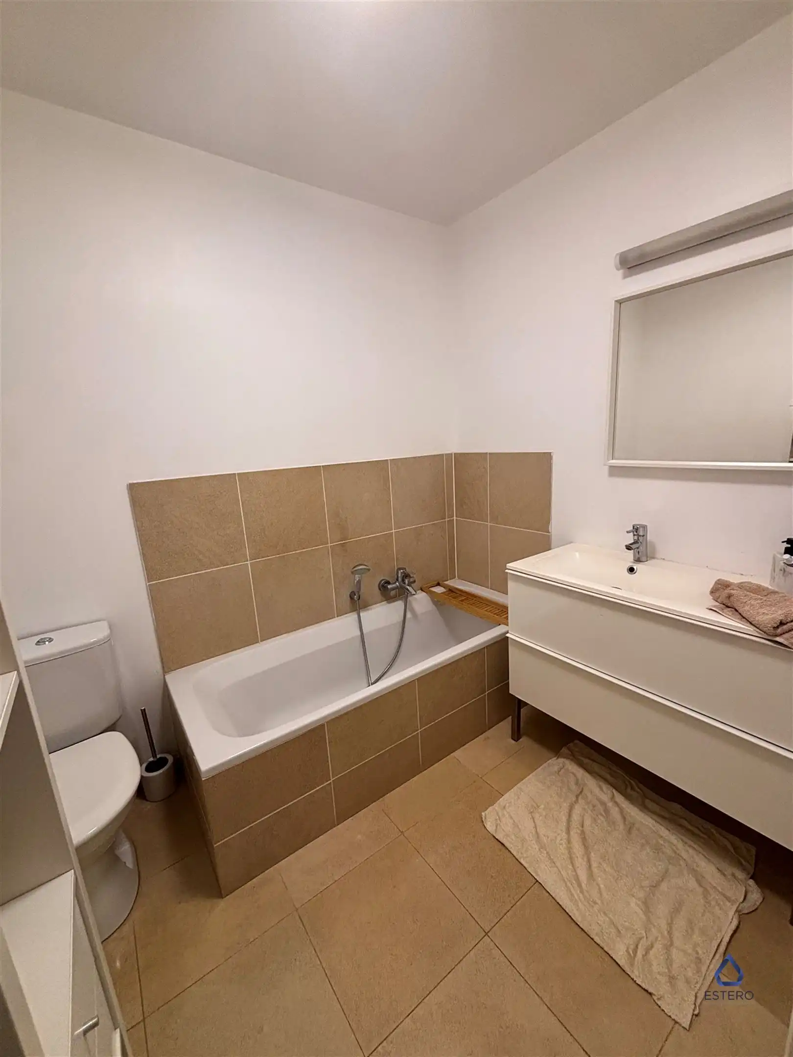Ruim en lichtrijk appartement met 3 slaapkamers en terras foto 23