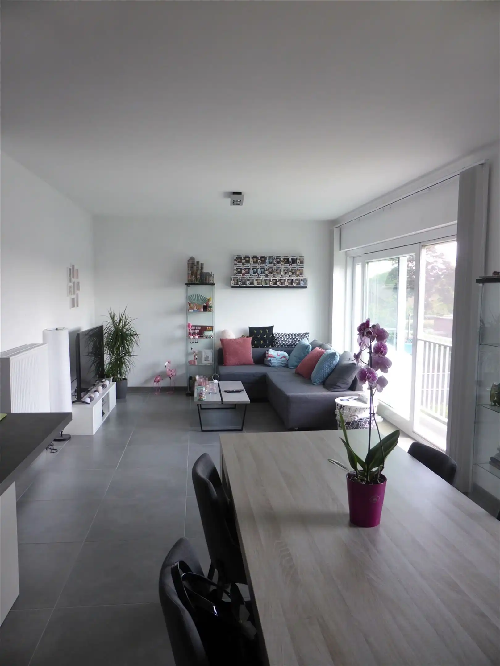 Recent, energiezuinig appartement met staanplaats foto 5