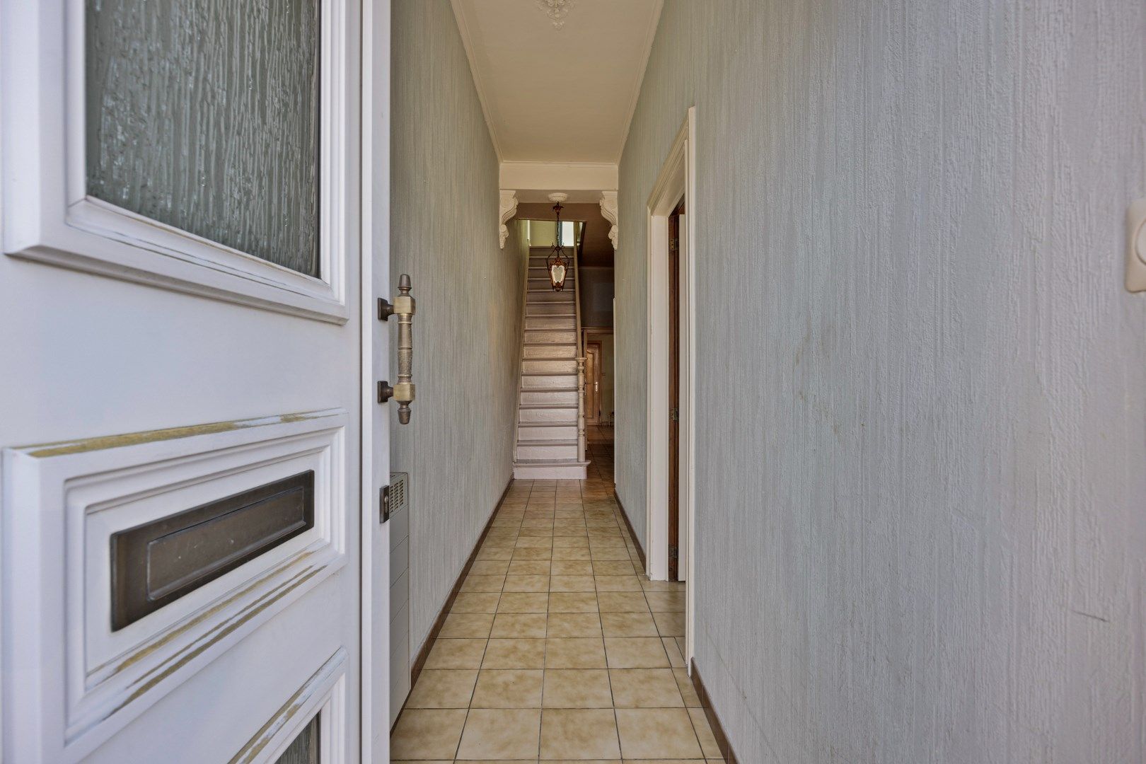 Rijwoning met grote tuin en 3 slaapkamers foto 2