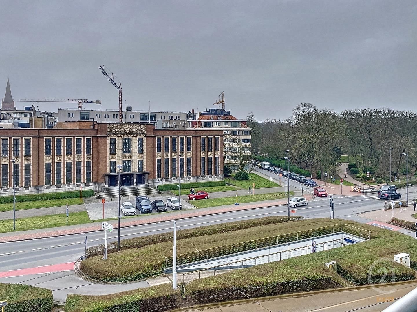 Instapklaar appartement met 2 slaapkamers en terras nabij de Mercator in Oostende foto 5