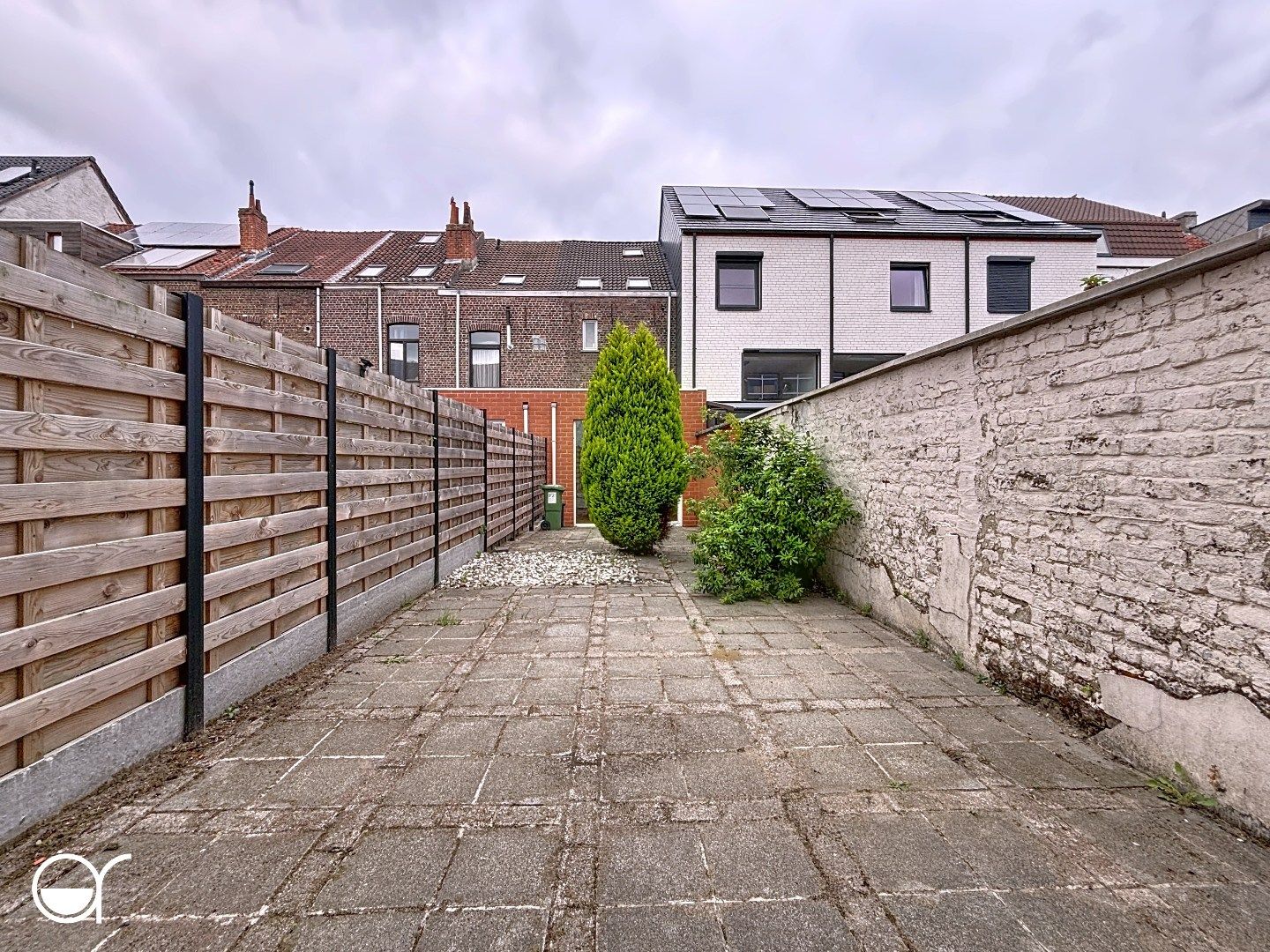 Op te frissen woning met grote tuin nabij Stropkaai foto 2