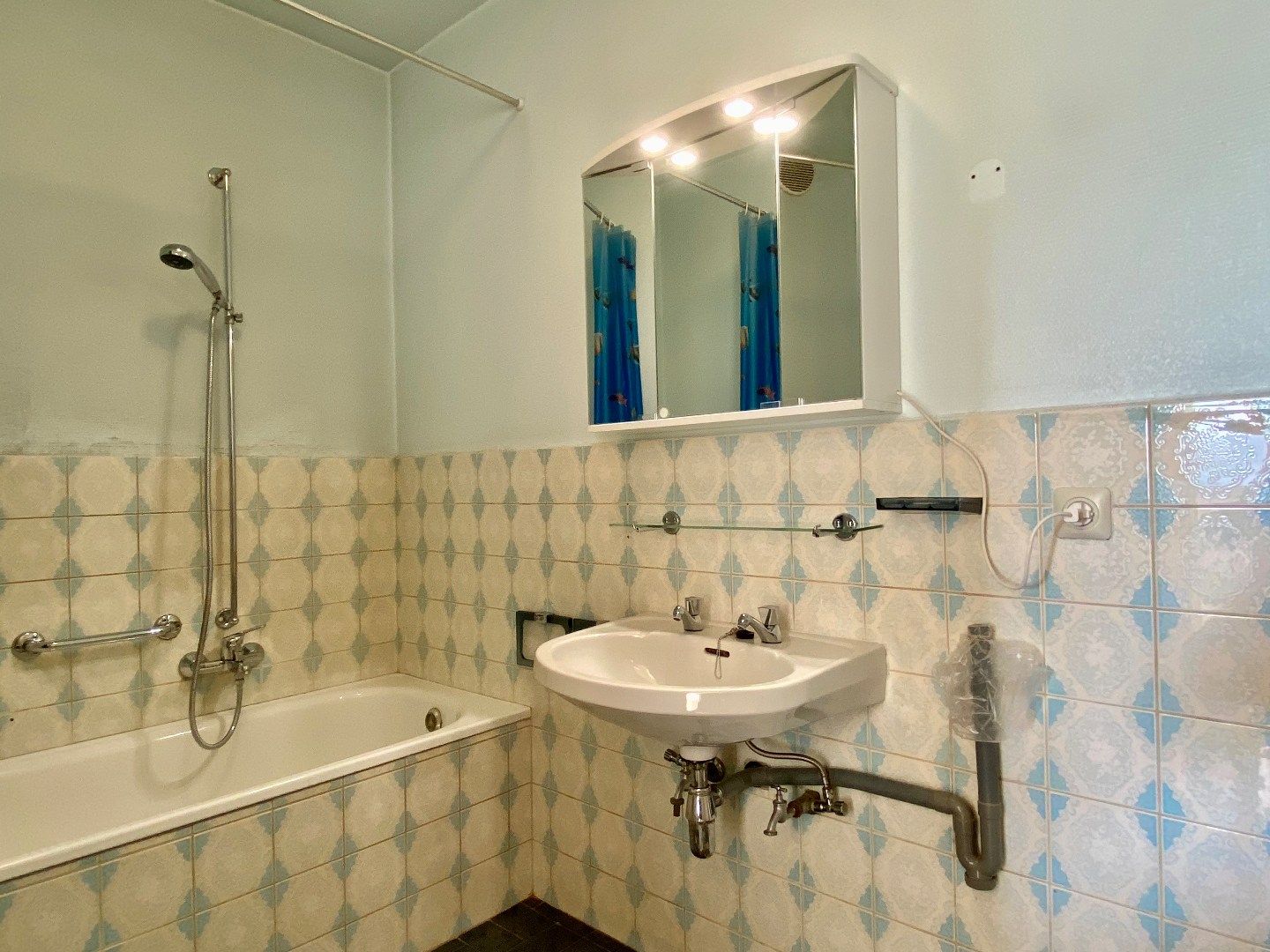 Appartement met 2 slaapkamers en staanplaats op de markt van Harelbeke  foto 8