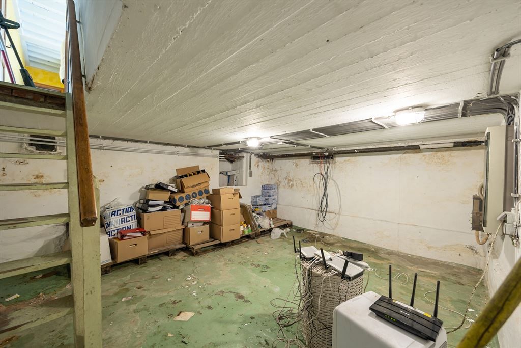 karaktervolle, te renoveren woning foto 21