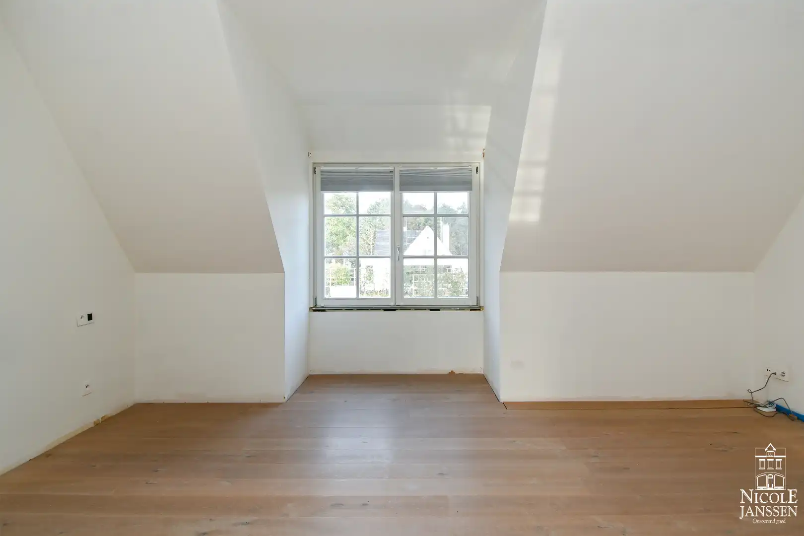 Schitterend landhuis in pastoriestijl met prachtige tuin op een rustige locatie foto 21