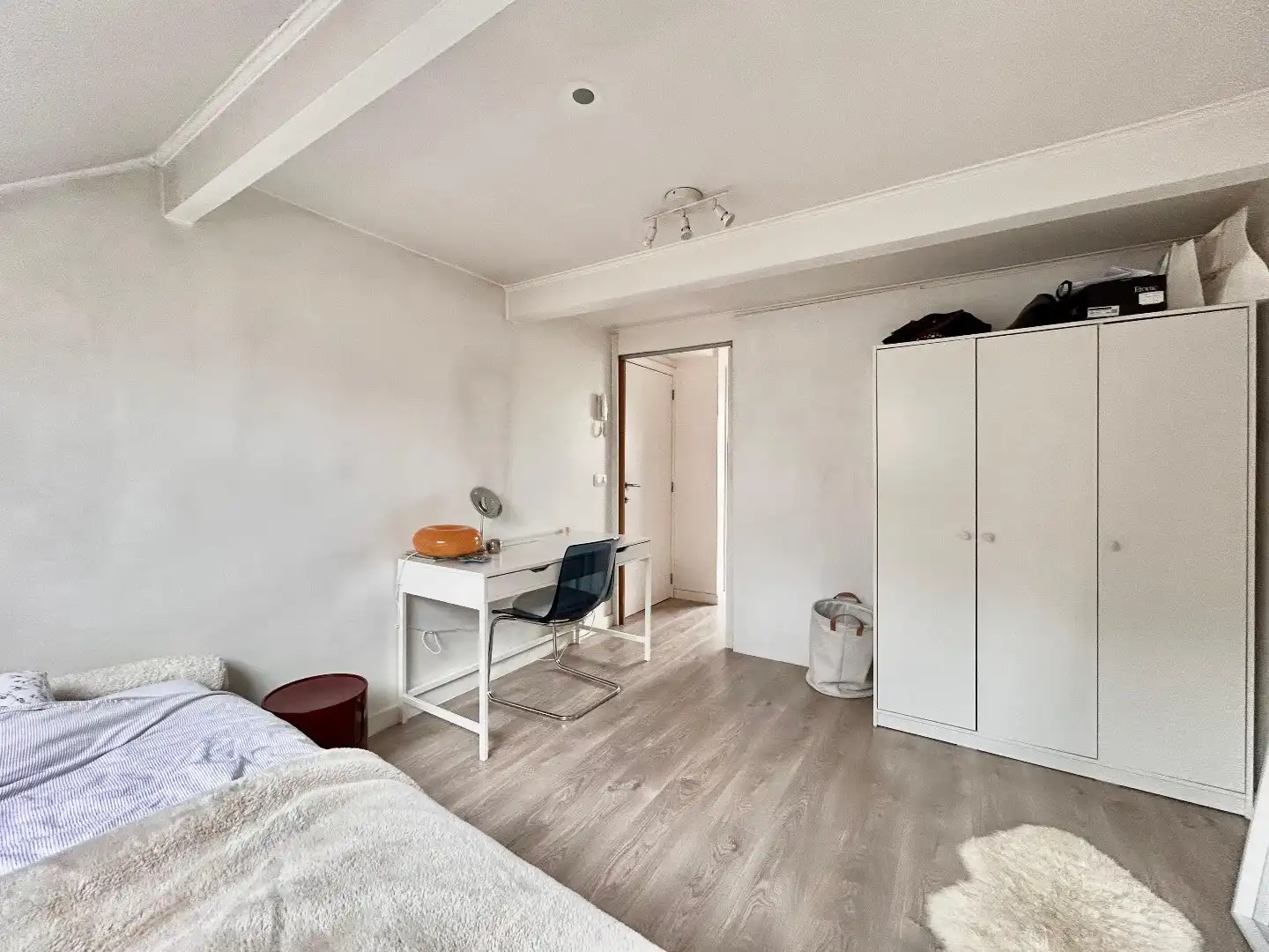 Charmant handelspand met woonst op toplocatie foto 11