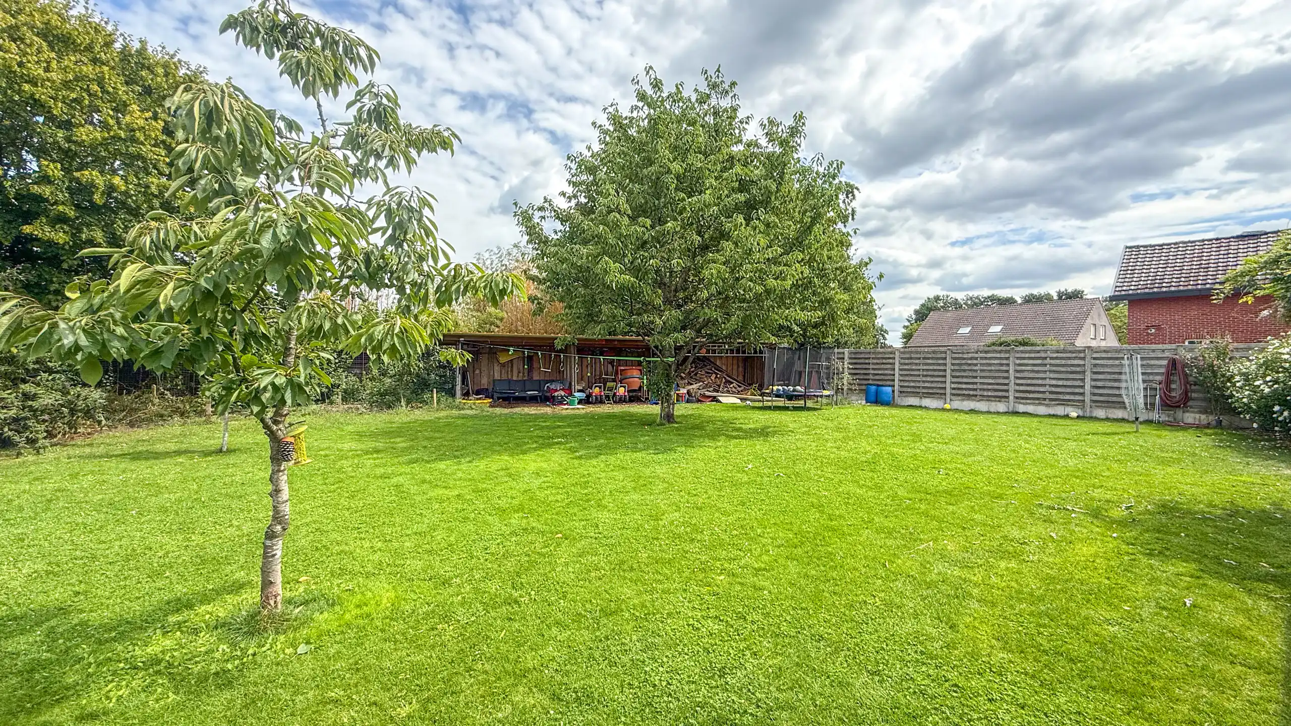 Instapklare woning op 9,8 are met prachtige tuin! foto 44