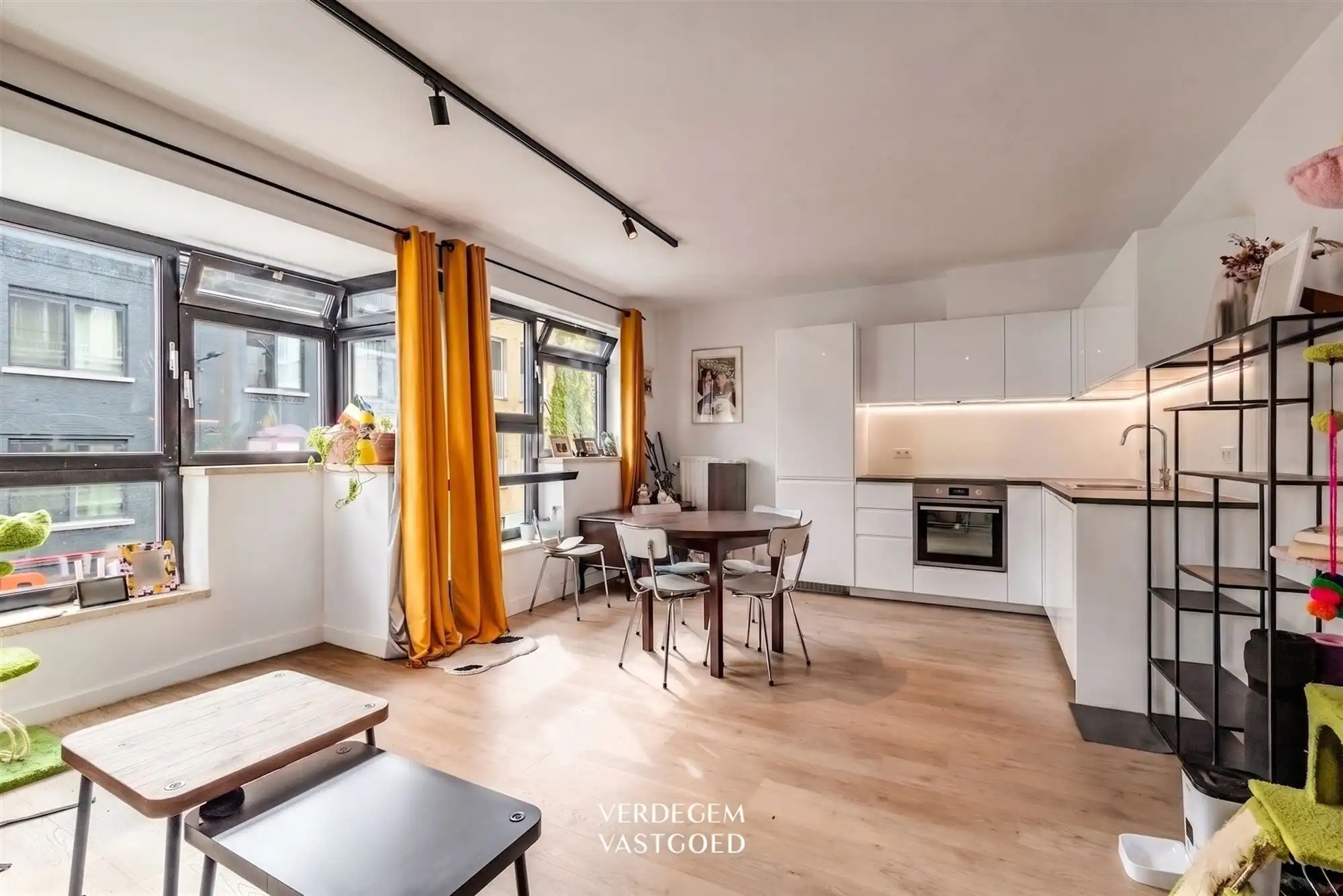Appartement met 2 slaapkamers, berging en terras foto 3
