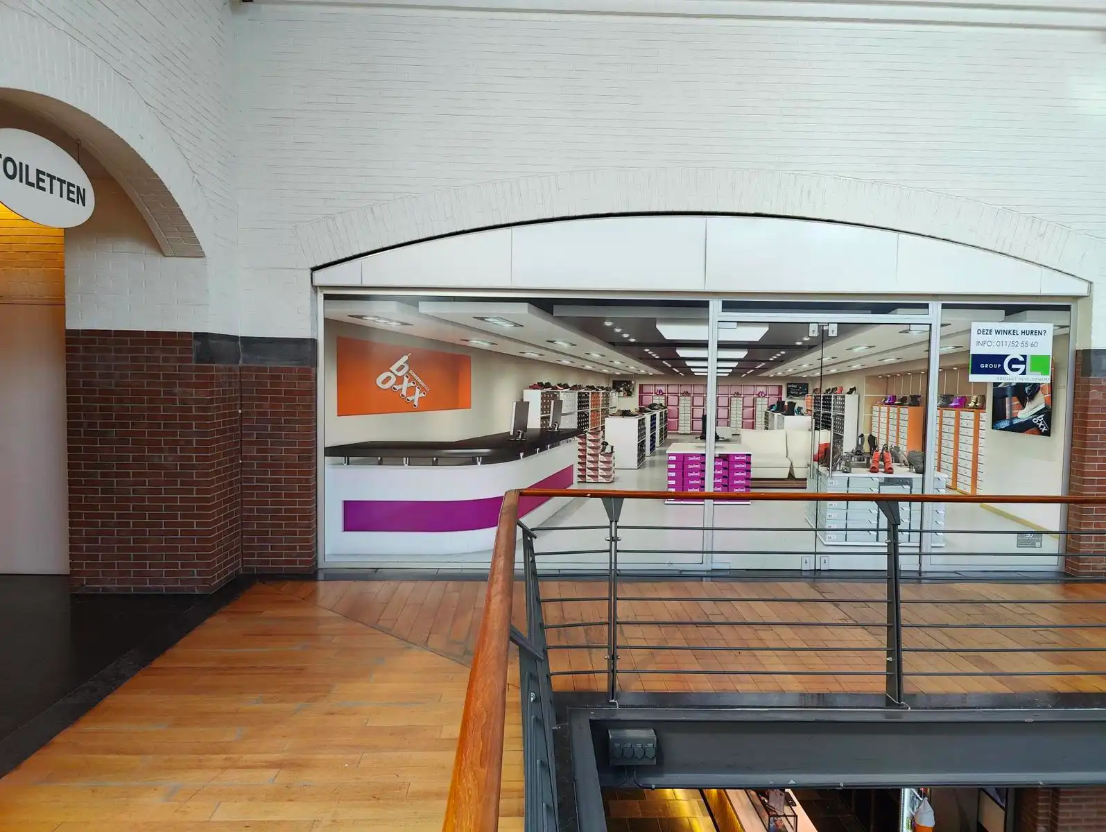 Shopping Center den Tir foto {{pictureIndex}}