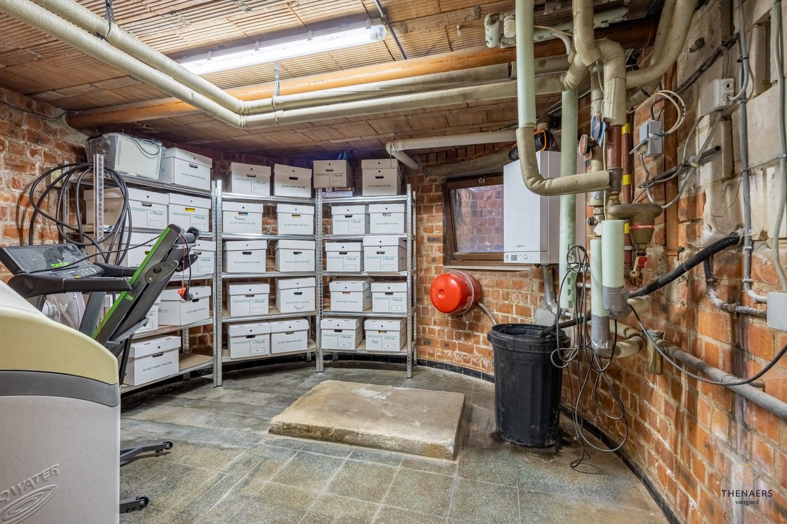 UNIEKE GERENOVEERDE WONING MET 4 SLAAPKAMERS EN PRACHTIG UITZICHT OP DE VELDEN. foto 55