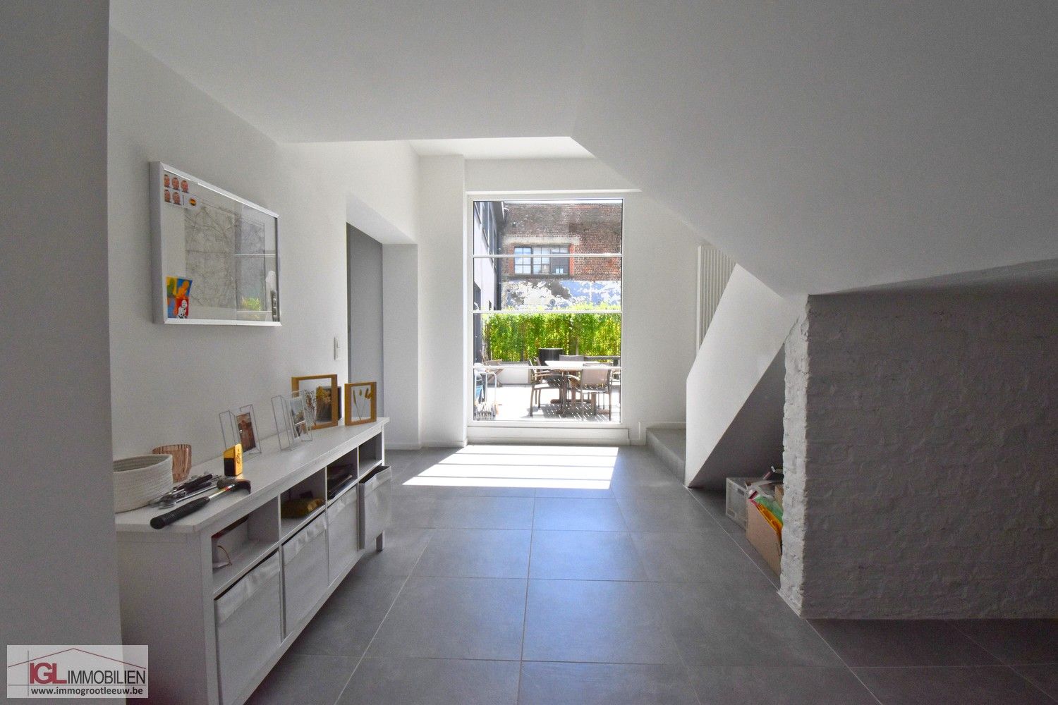 Ruime modern gerenoveerde woning te koop in Huizingen foto 7